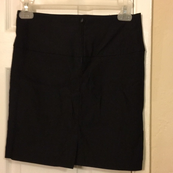 Black skirt - Picture 3 of 3